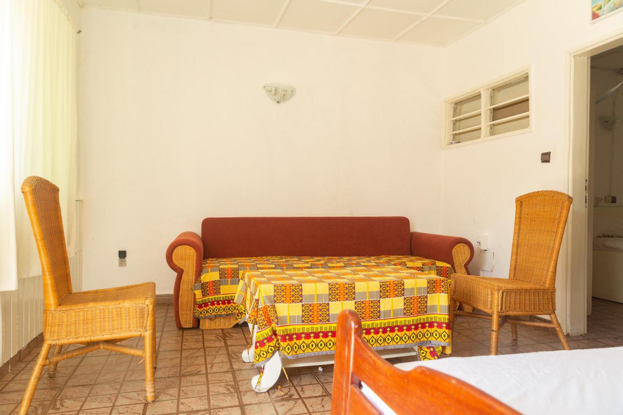 Tahiti Hotel Cotonou Exterior photo